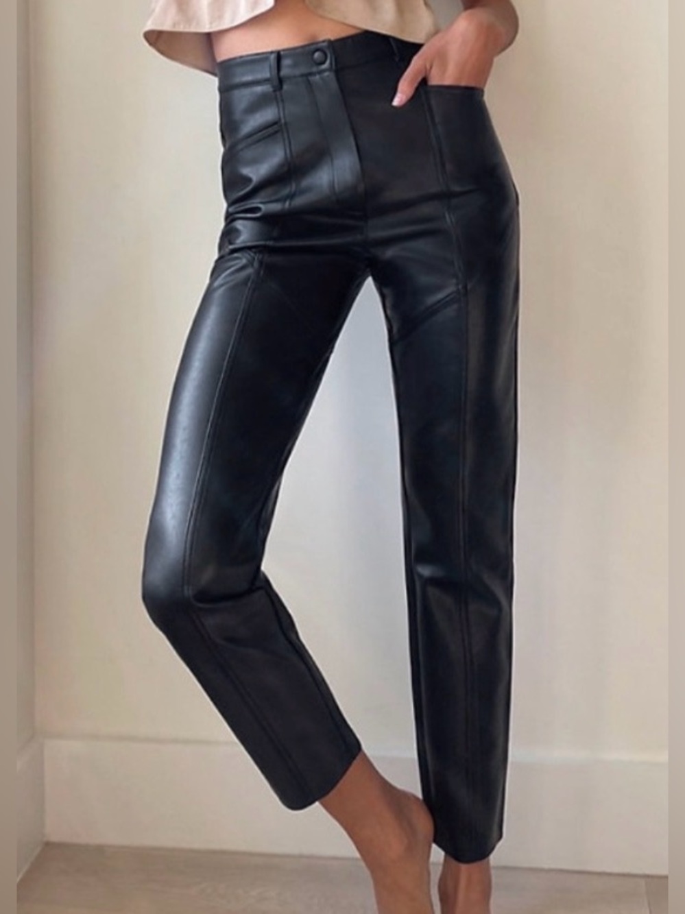 Aritzia x Wilfred Rebel Vegan Leather High Rise Tapered Pants | Black | Size 8